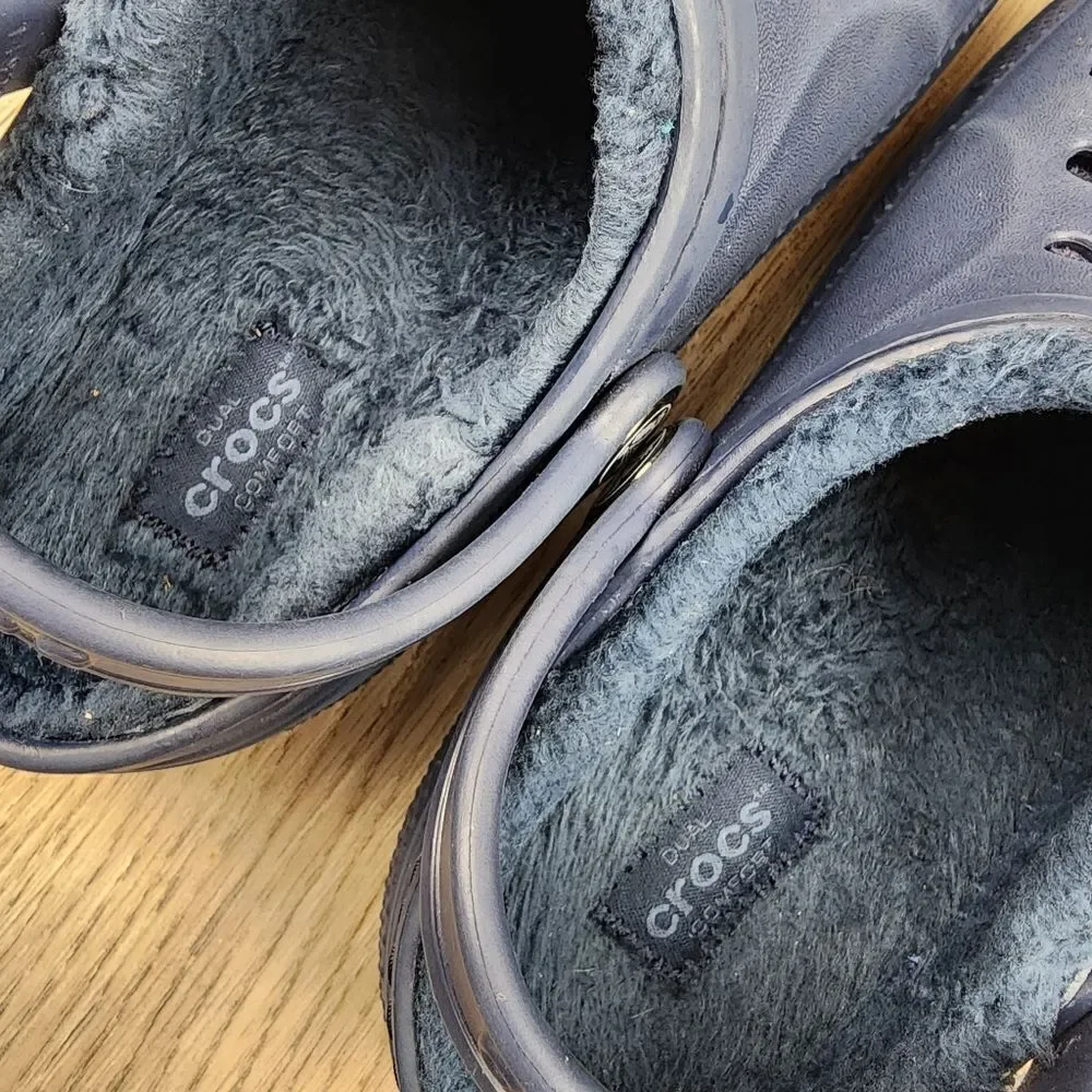 CROCS Lined Slip On Clog Shoes size J 1